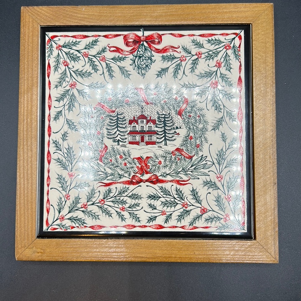 Vintage Christmas Wood & CeramicTile  Holiday Homestead Trivet.4x4. Hanging hook